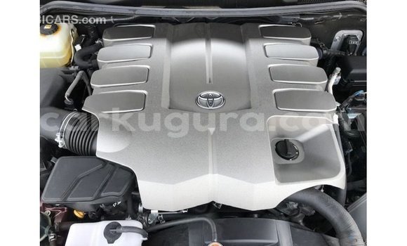 Acheter Import Voiture Toyota Land Cruiser Rouge à Import - Dubai, Bujumbura Acheter Import Voiture Toyota Land Cruiser Rouge à Import - Dubai, Bujumbura
