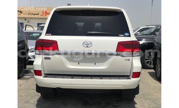 Acheter Import Voiture Toyota Land Cruiser Blanc à Import - Dubai, Bujumbura Acheter Import Voiture Toyota Land Cruiser Blanc à Import - Dubai, Bujumbura