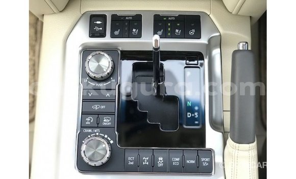 Acheter Import Voiture Toyota Land Cruiser Blanc à Import - Dubai, Bujumbura Acheter Import Voiture Toyota Land Cruiser Blanc à Import - Dubai, Bujumbura