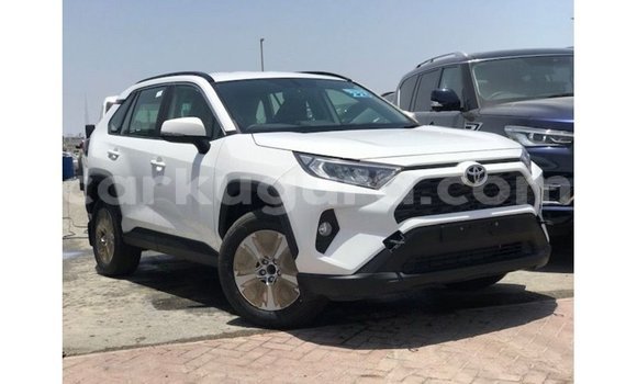Acheter Import Voiture Toyota 4Runner Blanc à Import - Dubai, Bujumbura