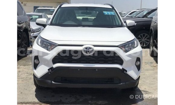 Acheter Import Voiture Toyota 4Runner Blanc à Import - Dubai, Bujumbura Acheter Import Voiture Toyota 4Runner Blanc à Import - Dubai, Bujumbura