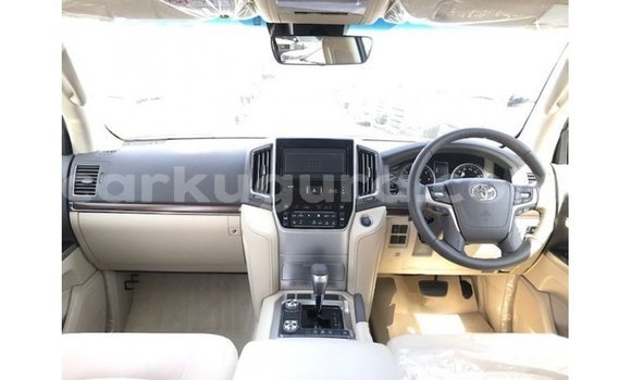 Buy Import Toyota Land Cruiser White Car in Import - Dubai in Bujumbura Buy Import Toyota Land Cruiser White Car in Import - Dubai in Bujumbura