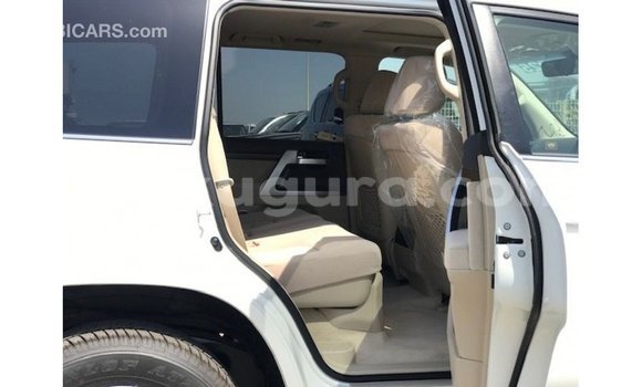 Buy Import Toyota Land Cruiser White Car in Import - Dubai in Bujumbura Buy Import Toyota Land Cruiser White Car in Import - Dubai in Bujumbura