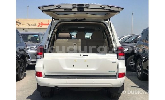 Buy Import Toyota Land Cruiser White Car in Import - Dubai in Bujumbura Buy Import Toyota Land Cruiser White Car in Import - Dubai in Bujumbura