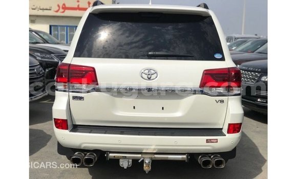 Buy Import Toyota Land Cruiser White Car in Import - Dubai in Bujumbura Buy Import Toyota Land Cruiser White Car in Import - Dubai in Bujumbura
