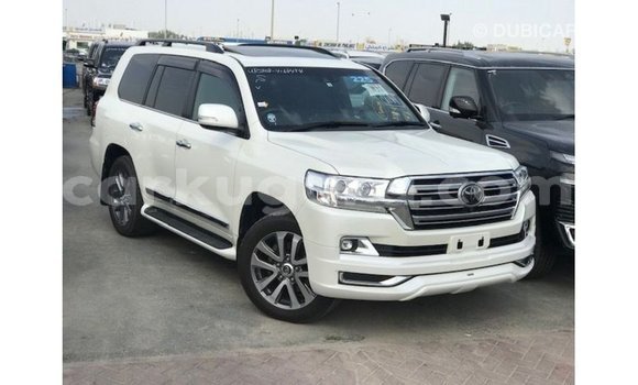 Buy Import Toyota Land Cruiser White Car in Import - Dubai in Bujumbura Buy Import Toyota Land Cruiser White Car in Import - Dubai in Bujumbura