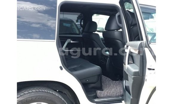 Buy Import Toyota Land Cruiser White Car in Import - Dubai in Bujumbura Buy Import Toyota Land Cruiser White Car in Import - Dubai in Bujumbura