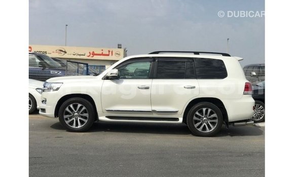 Buy Import Toyota Land Cruiser White Car in Import - Dubai in Bujumbura Buy Import Toyota Land Cruiser White Car in Import - Dubai in Bujumbura