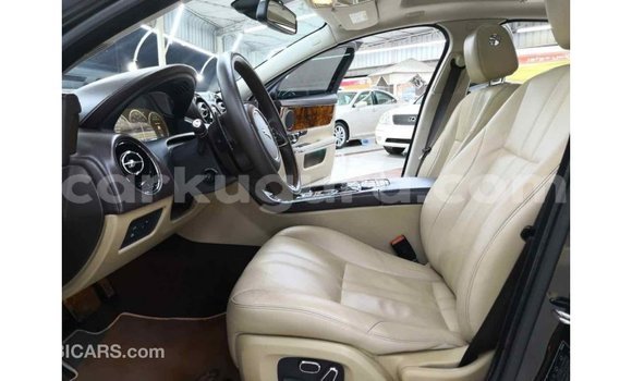 Nunua Imported Jaguar XJ Nyeusi Gari ndani ya Import - Dubai nchini Bujumbura Nunua Imported Jaguar XJ Nyeusi Gari ndani ya Import - Dubai nchini Bujumbura