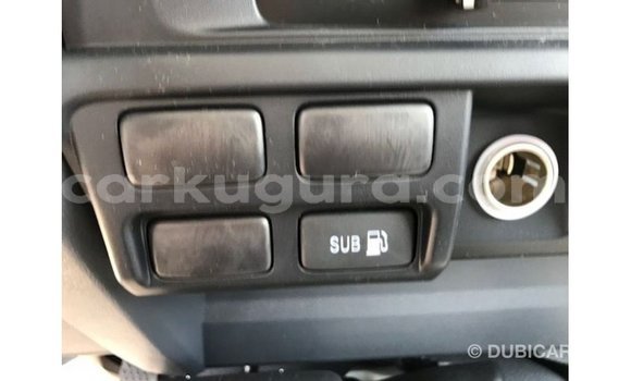 Acheter Import Voiture Toyota Land Cruiser Blanc à Import - Dubai, Bujumbura Acheter Import Voiture Toyota Land Cruiser Blanc à Import - Dubai, Bujumbura