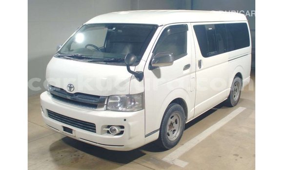 Acheter Import Voiture Toyota Hiace Blanc à Import - Dubai, Bujumbura Acheter Import Voiture Toyota Hiace Blanc à Import - Dubai, Bujumbura