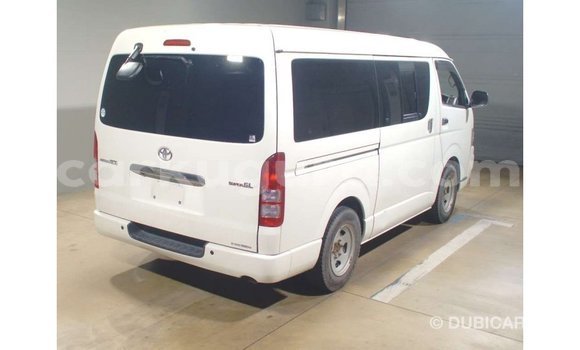Acheter Import Voiture Toyota Hiace Blanc à Import - Dubai, Bujumbura Acheter Import Voiture Toyota Hiace Blanc à Import - Dubai, Bujumbura