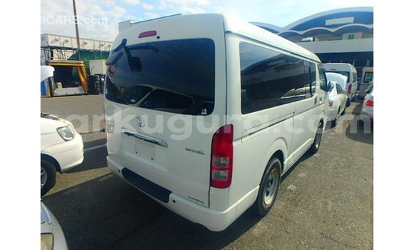 Acheter Import Voiture Toyota Hiace Blanc à Import - Dubai, Bujumbura Acheter Import Voiture Toyota Hiace Blanc à Import - Dubai, Bujumbura