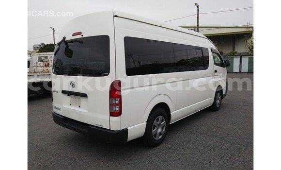 Acheter Import Voiture Toyota Hiace Blanc à Import - Dubai, Bujumbura Acheter Import Voiture Toyota Hiace Blanc à Import - Dubai, Bujumbura