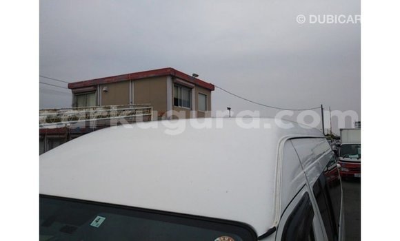 Acheter Import Voiture Toyota Hiace Blanc à Import - Dubai, Bujumbura Acheter Import Voiture Toyota Hiace Blanc à Import - Dubai, Bujumbura