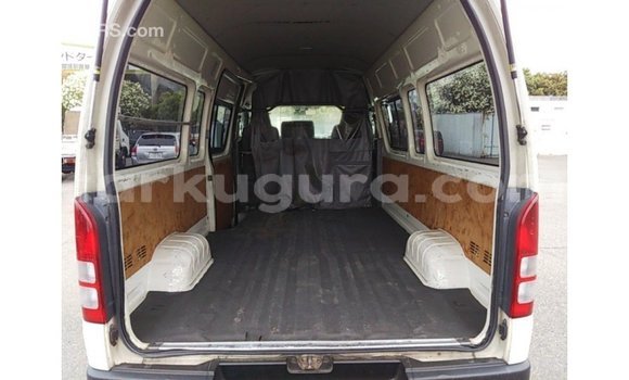 Acheter Import Voiture Toyota Hiace Blanc à Import - Dubai, Bujumbura Acheter Import Voiture Toyota Hiace Blanc à Import - Dubai, Bujumbura