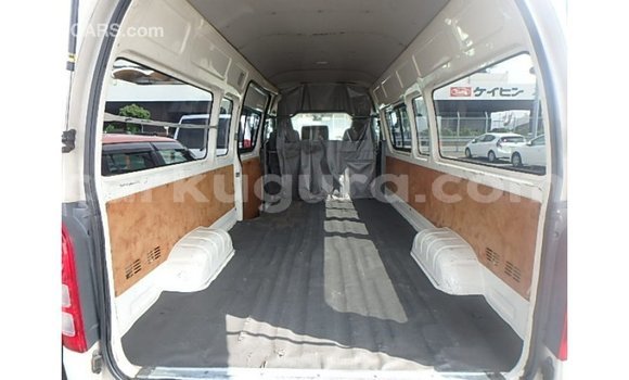 Acheter Import Voiture Toyota Hiace Blanc à Import - Dubai, Bujumbura Acheter Import Voiture Toyota Hiace Blanc à Import - Dubai, Bujumbura