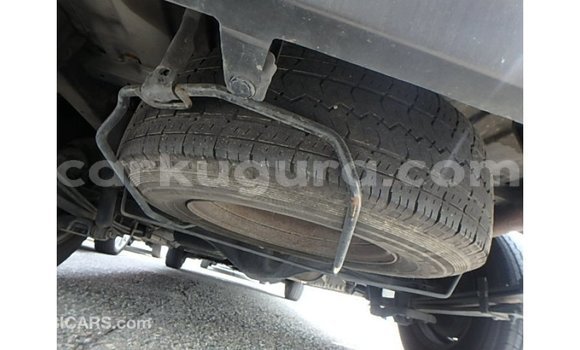 Acheter Import Voiture Toyota Hiace Blanc à Import - Dubai, Bujumbura Acheter Import Voiture Toyota Hiace Blanc à Import - Dubai, Bujumbura