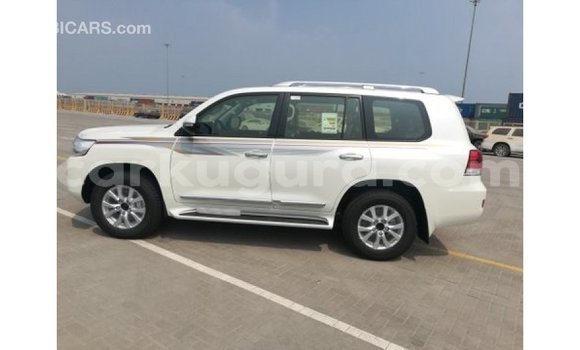 Buy Import Toyota Land Cruiser White Car in Import - Dubai in Bujumbura Buy Import Toyota Land Cruiser White Car in Import - Dubai in Bujumbura