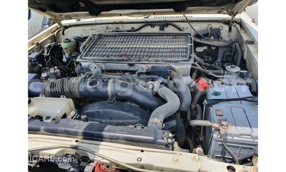 Acheter Import Voiture Toyota Land Cruiser Blanc à Import - Dubai, Bujumbura Acheter Import Voiture Toyota Land Cruiser Blanc à Import - Dubai, Bujumbura