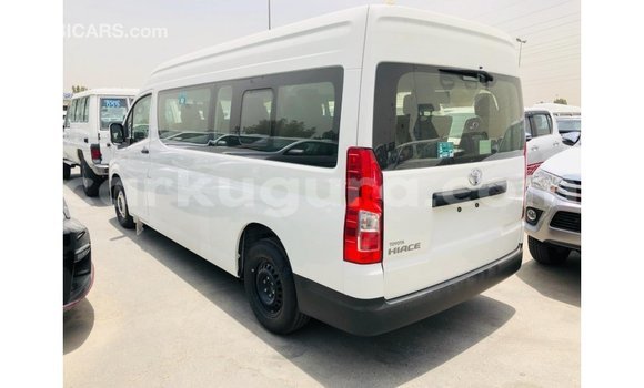 Acheter Import Voiture Toyota Hiace Blanc à Import - Dubai, Bujumbura Acheter Import Voiture Toyota Hiace Blanc à Import - Dubai, Bujumbura