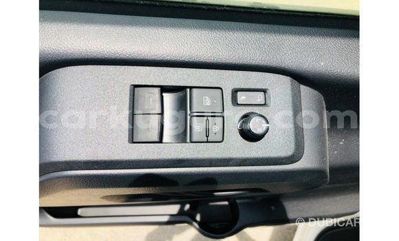 Acheter Import Voiture Toyota Hiace Blanc à Import - Dubai, Bujumbura Acheter Import Voiture Toyota Hiace Blanc à Import - Dubai, Bujumbura