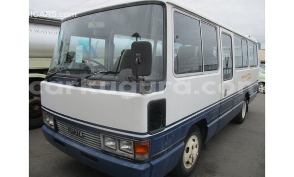 Acheter Import Voiture Toyota Coaster Blanc à Import - Dubai, Bujumbura Acheter Import Voiture Toyota Coaster Blanc à Import - Dubai, Bujumbura