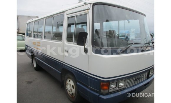 Acheter Import Voiture Toyota Coaster Blanc à Import - Dubai, Bujumbura Acheter Import Voiture Toyota Coaster Blanc à Import - Dubai, Bujumbura