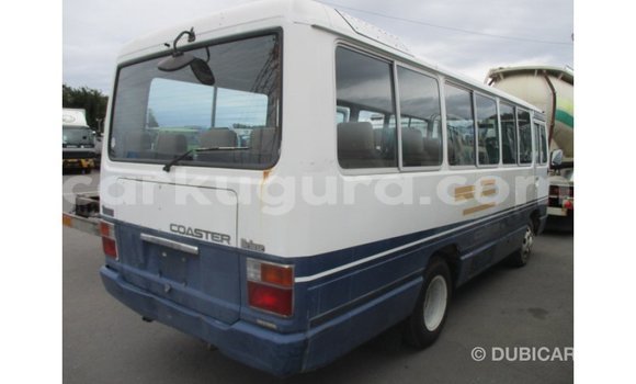 Acheter Import Voiture Toyota Coaster Blanc à Import - Dubai, Bujumbura Acheter Import Voiture Toyota Coaster Blanc à Import - Dubai, Bujumbura