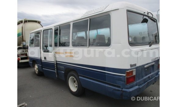Acheter Import Voiture Toyota Coaster Blanc à Import - Dubai, Bujumbura Acheter Import Voiture Toyota Coaster Blanc à Import - Dubai, Bujumbura