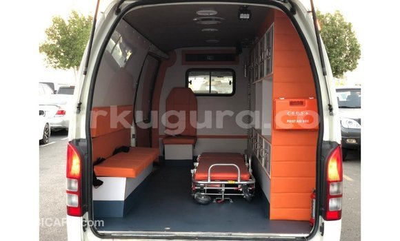 Buy Import Toyota Hiace White Car in Import - Dubai in Bujumbura Buy Import Toyota Hiace White Car in Import - Dubai in Bujumbura