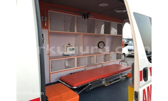 Buy Import Toyota Hiace White Car in Import - Dubai in Bujumbura Buy Import Toyota Hiace White Car in Import - Dubai in Bujumbura