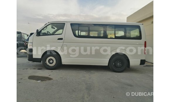 Acheter Import Voiture Toyota Hiace Blanc à Import - Dubai, Bujumbura Acheter Import Voiture Toyota Hiace Blanc à Import - Dubai, Bujumbura