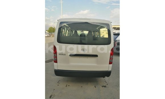 Acheter Import Voiture Toyota Hiace Blanc à Import - Dubai, Bujumbura Acheter Import Voiture Toyota Hiace Blanc à Import - Dubai, Bujumbura