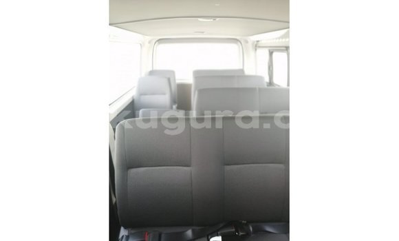 Acheter Import Voiture Toyota Hiace Blanc à Import - Dubai, Bujumbura Acheter Import Voiture Toyota Hiace Blanc à Import - Dubai, Bujumbura
