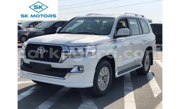 Acheter Import Voiture Toyota Land Cruiser Blanc à Import - Dubai, Bujumbura Acheter Import Voiture Toyota Land Cruiser Blanc à Import - Dubai, Bujumbura