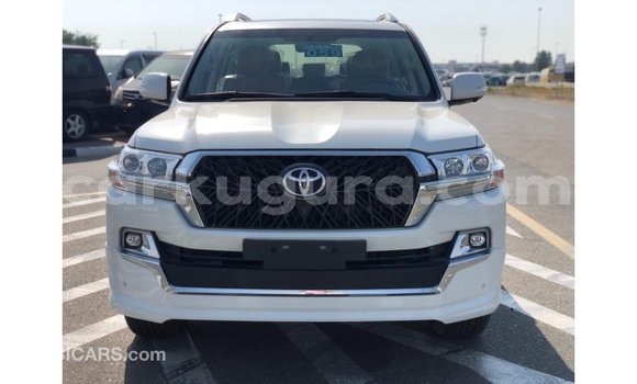 Acheter Import Voiture Toyota Land Cruiser Blanc à Import - Dubai, Bujumbura Acheter Import Voiture Toyota Land Cruiser Blanc à Import - Dubai, Bujumbura