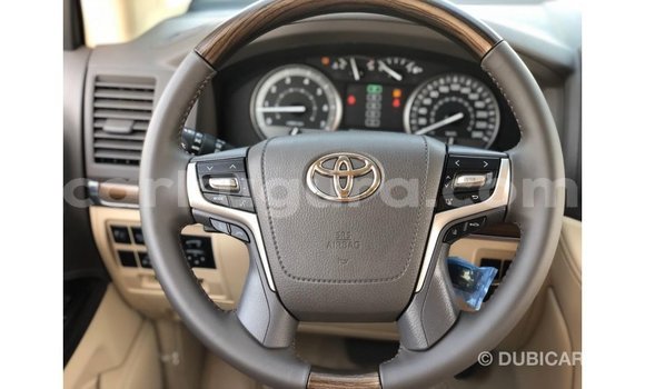 Acheter Import Voiture Toyota Land Cruiser Blanc à Import - Dubai, Bujumbura Acheter Import Voiture Toyota Land Cruiser Blanc à Import - Dubai, Bujumbura