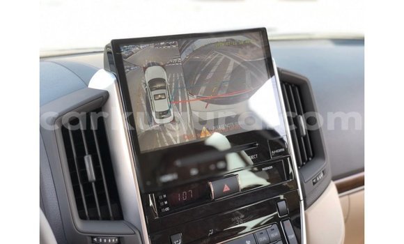 Acheter Import Voiture Toyota Land Cruiser Blanc à Import - Dubai, Bujumbura Acheter Import Voiture Toyota Land Cruiser Blanc à Import - Dubai, Bujumbura