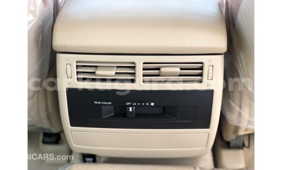 Acheter Import Voiture Toyota Land Cruiser Blanc à Import - Dubai, Bujumbura Acheter Import Voiture Toyota Land Cruiser Blanc à Import - Dubai, Bujumbura