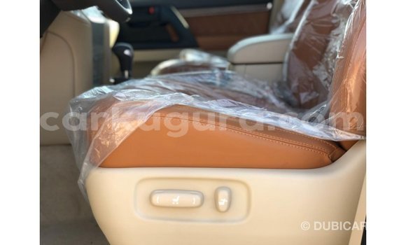 Acheter Import Voiture Toyota Land Cruiser Blanc à Import - Dubai, Bujumbura Acheter Import Voiture Toyota Land Cruiser Blanc à Import - Dubai, Bujumbura