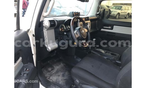 Buy Import Toyota FJ Cruiser White Car in Import - Dubai in Bujumbura Buy Import Toyota FJ Cruiser White Car in Import - Dubai in Bujumbura