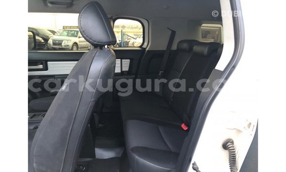 Buy Import Toyota FJ Cruiser White Car in Import - Dubai in Bujumbura Buy Import Toyota FJ Cruiser White Car in Import - Dubai in Bujumbura