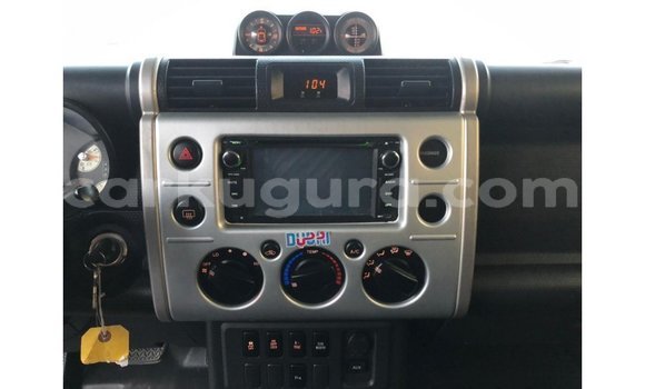 Buy Import Toyota FJ Cruiser White Car in Import - Dubai in Bujumbura Buy Import Toyota FJ Cruiser White Car in Import - Dubai in Bujumbura
