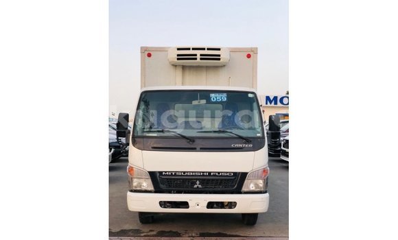 Acheter Import Voiture Mitsubishi Carisma Blanc à Import - Dubai, Bujumbura Acheter Import Voiture Mitsubishi Carisma Blanc à Import - Dubai, Bujumbura