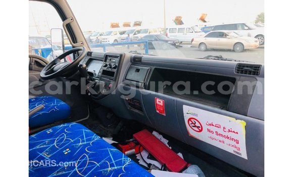 Acheter Import Voiture Mitsubishi Carisma Blanc à Import - Dubai, Bujumbura Acheter Import Voiture Mitsubishi Carisma Blanc à Import - Dubai, Bujumbura