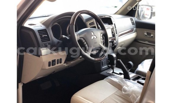 Acheter Import Voiture Mitsubishi Pajero Autre à Import - Dubai, Bujumbura Acheter Import Voiture Mitsubishi Pajero Autre à Import - Dubai, Bujumbura