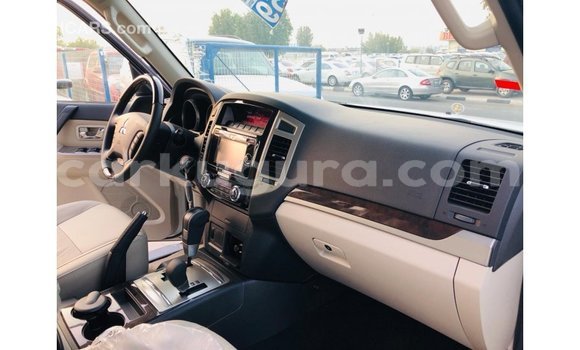 Buy Import Mitsubishi Pajero White Car in Import - Dubai in Bujumbura Buy Import Mitsubishi Pajero White Car in Import - Dubai in Bujumbura