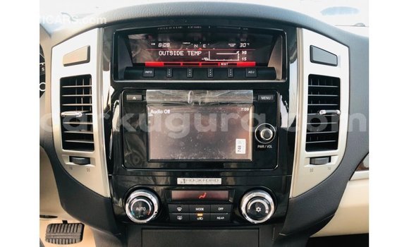 Buy Import Mitsubishi Pajero White Car in Import - Dubai in Bujumbura Buy Import Mitsubishi Pajero White Car in Import - Dubai in Bujumbura