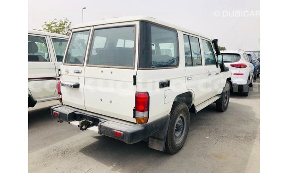 Buy Import Toyota Land Cruiser White Car in Import - Dubai in Bujumbura Buy Import Toyota Land Cruiser White Car in Import - Dubai in Bujumbura